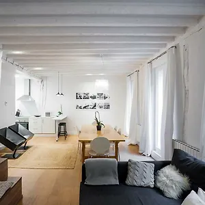 Minimalista En El Corazon De , Bilbao Spanje